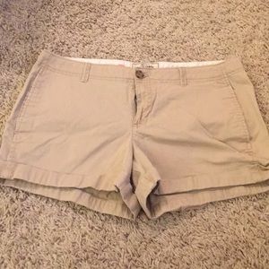 Khaki cuffed shorts